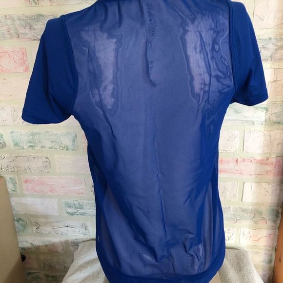 Lululemon t shirt mesh back - Picture 2 of 6